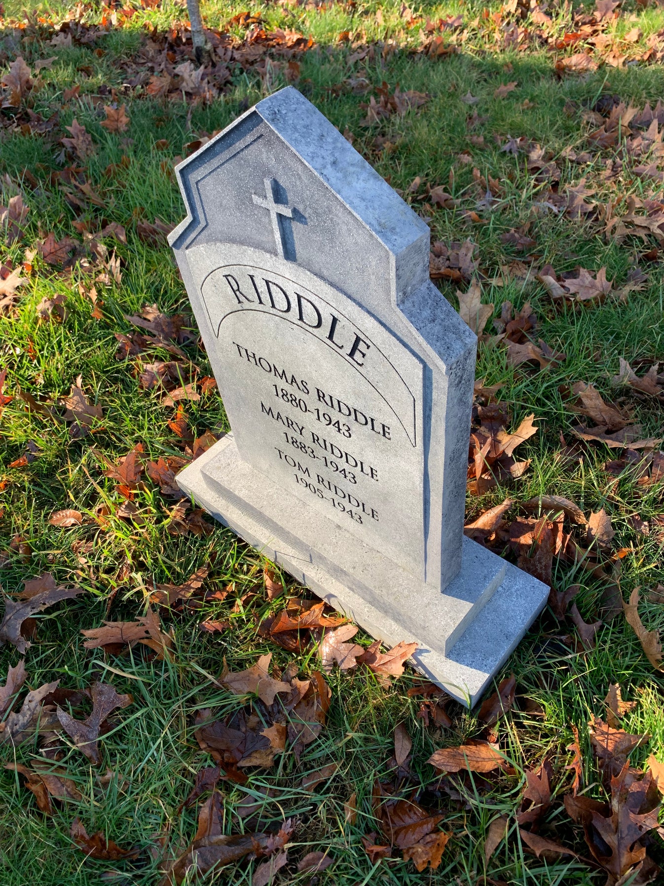 Tom Riddle Harry Potter Original Design Tombstone – Cemetery Haunts