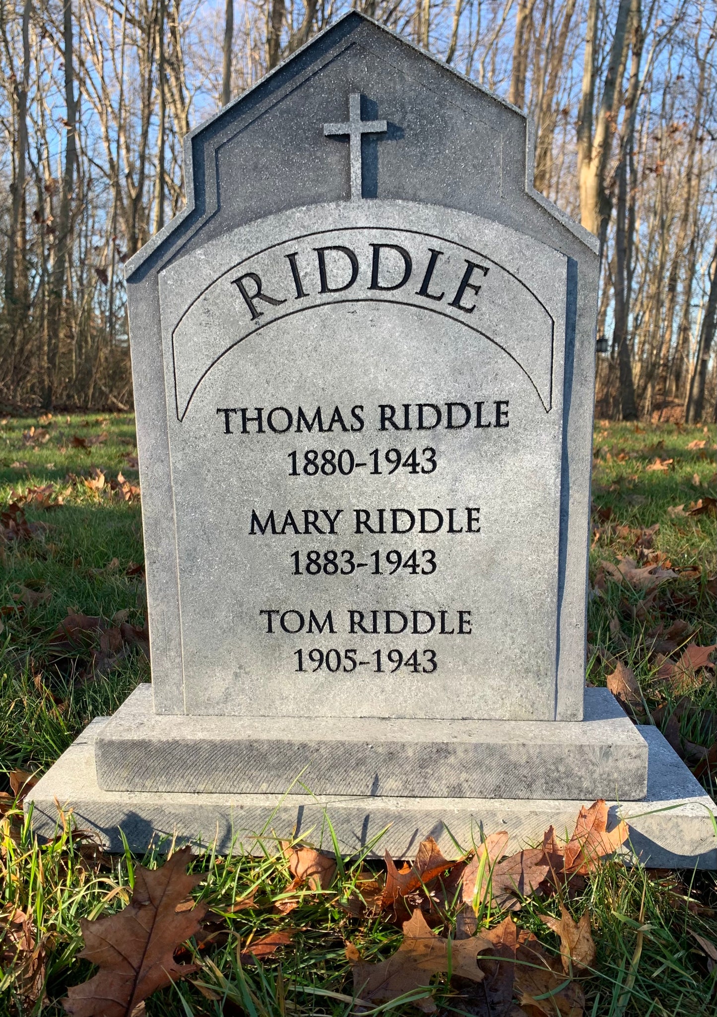 Tom Riddle Harry Potter Original Design Tombstone – Cemetery Haunts