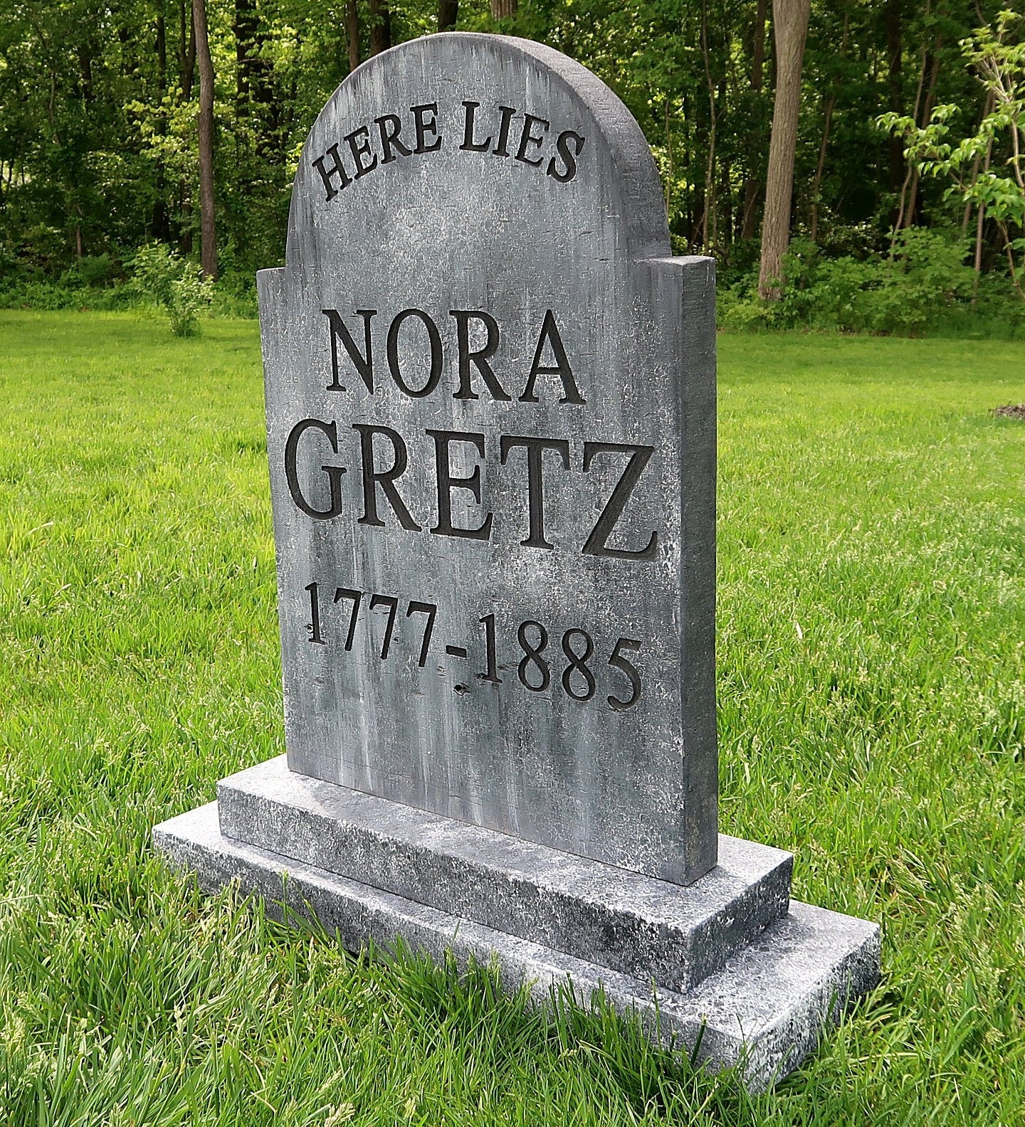 NORA GRETZ Silly Halloween Tombstone Yard Prop