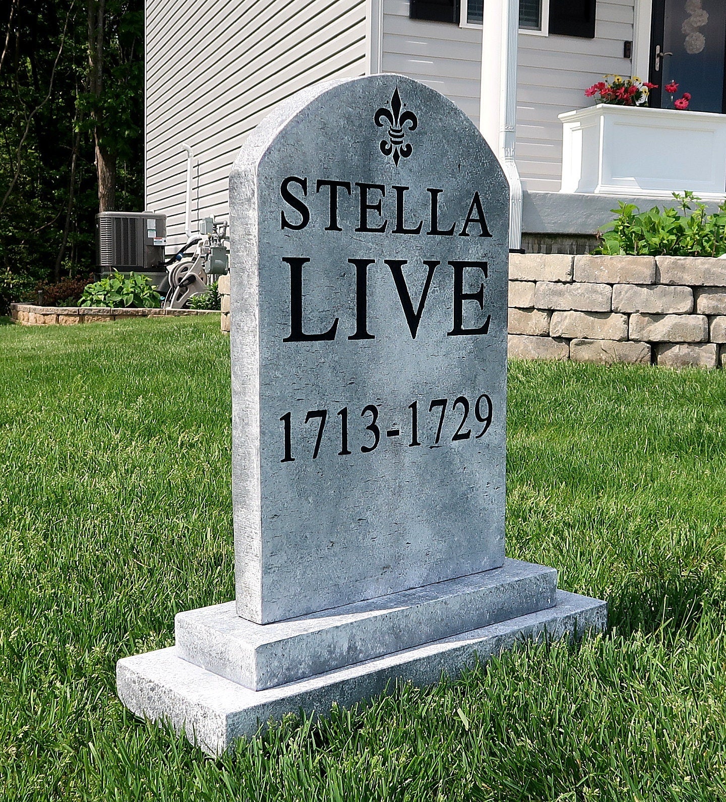 STELLA LIVE Silly Halloween Tombstone Prop