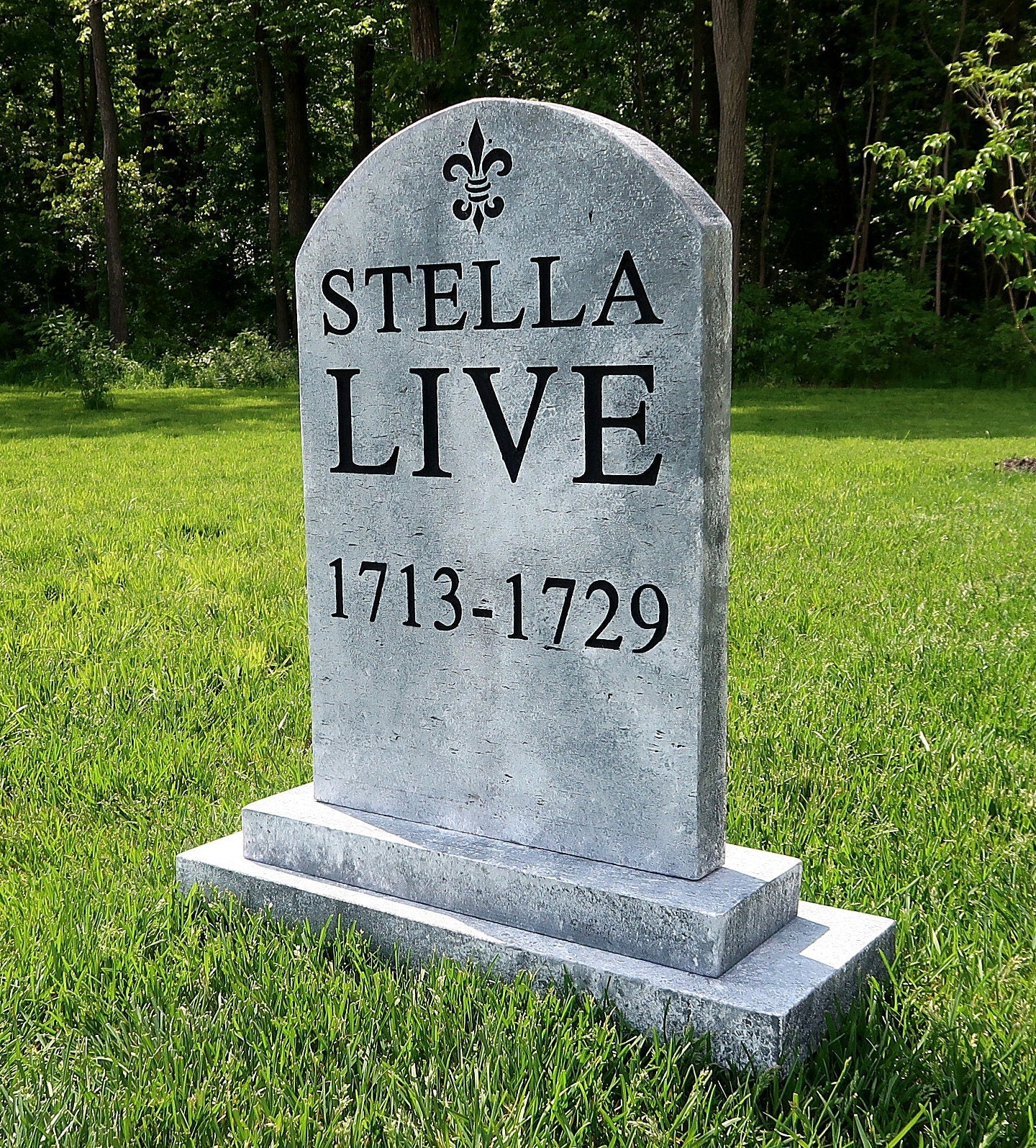 STELLA LIVE Silly Halloween Tombstone Prop